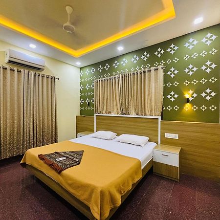 Isha Residency Hotel Kochi Exterior foto