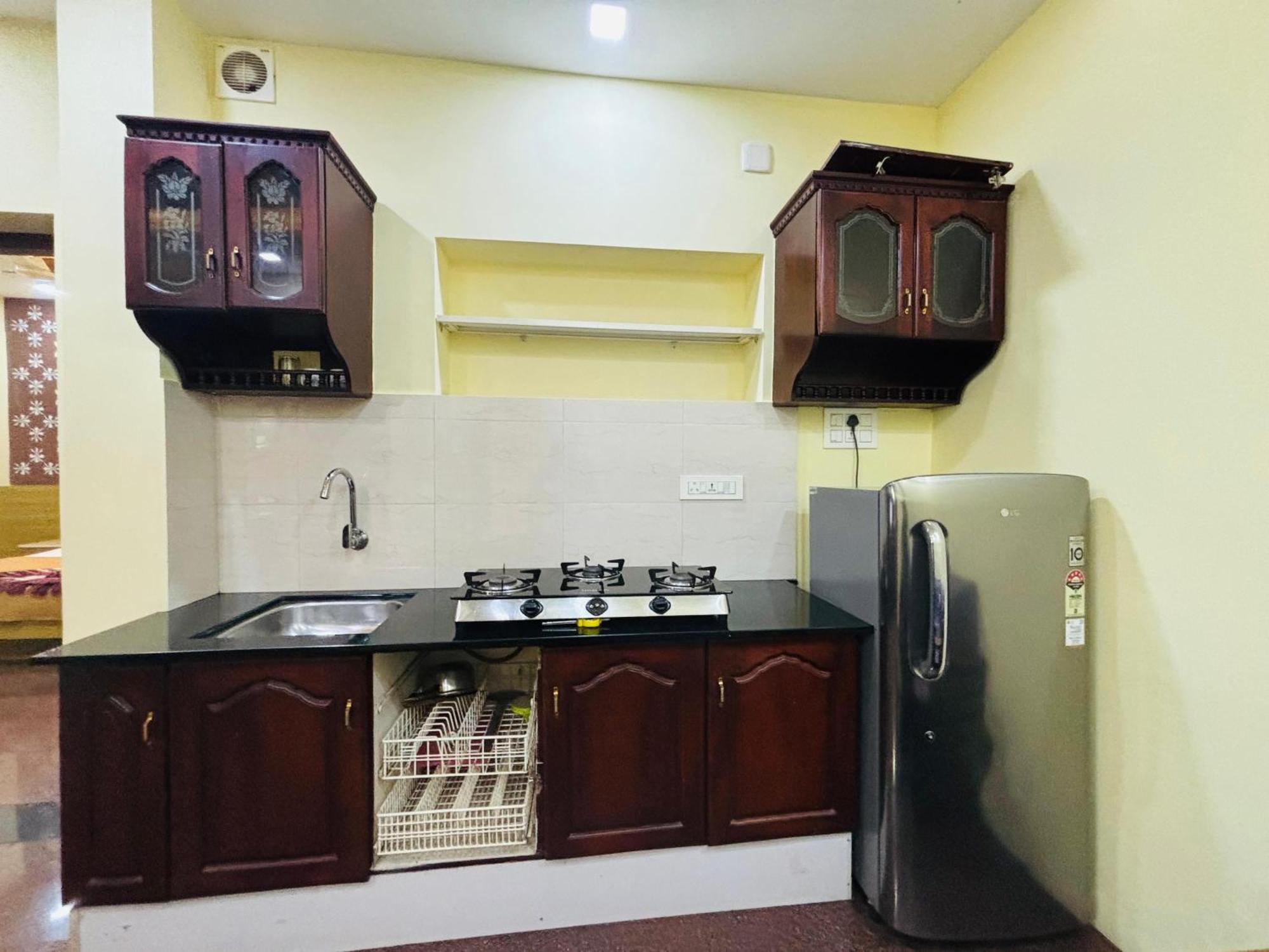 Isha Residency Hotel Kochi Exterior foto