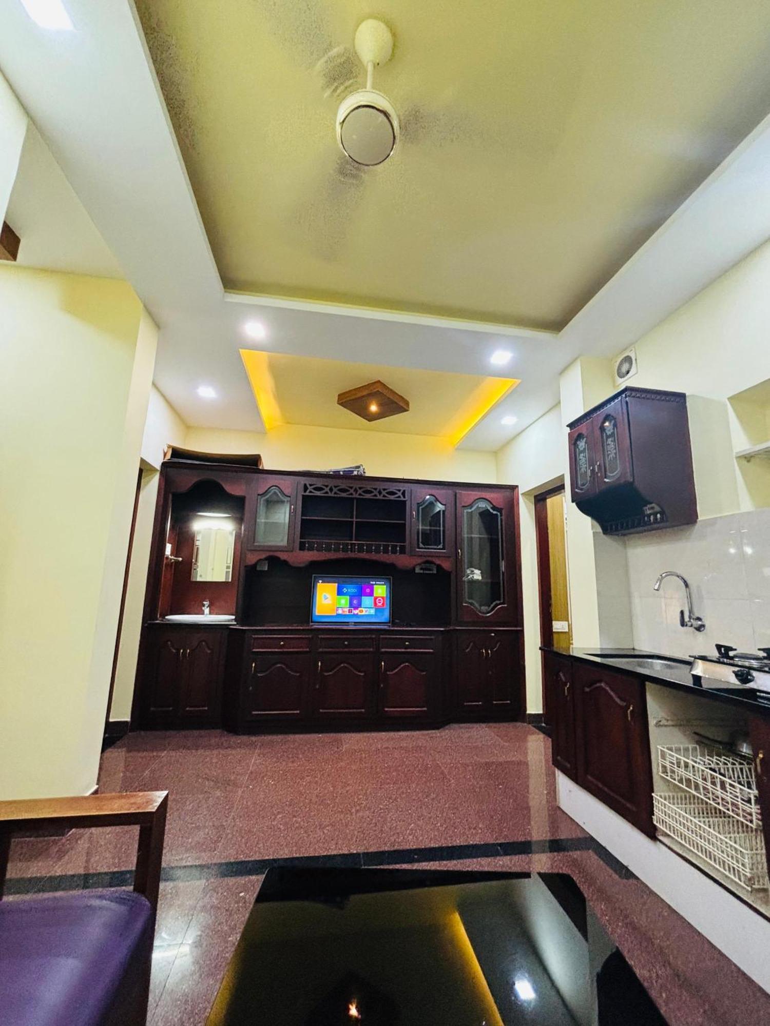 Isha Residency Hotel Kochi Exterior foto