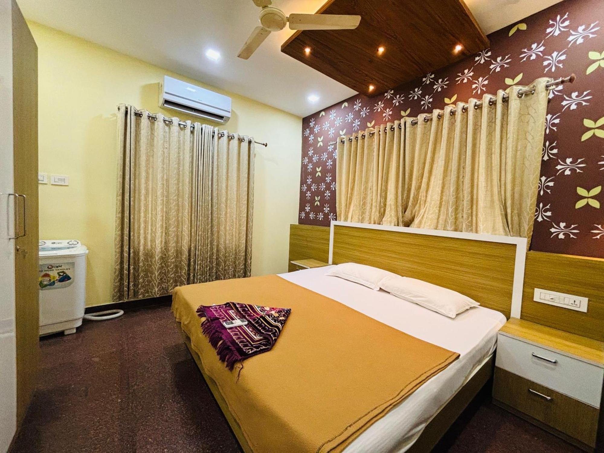 Isha Residency Hotel Kochi Exterior foto